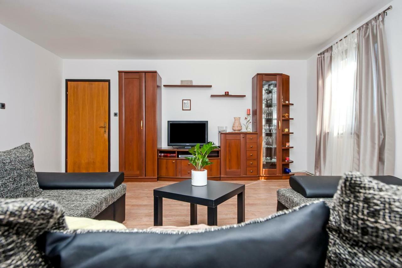 Apartment Nika Ровинь Экстерьер фото